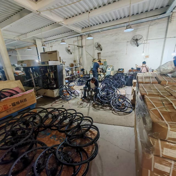 QINGDAO BESTRIDING SPORTS CO.,LTD 製造者の生産ライン