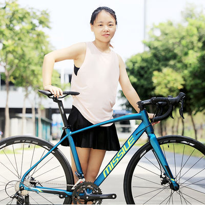 普通のペダル 中国自転車 アルミフレーム スピードサイクルは成人のレースロードバイク