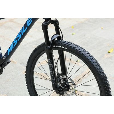 29'カーボンフレーム MTB自転車 普通のペダルとカスタマイズされたOEMカスタマイズメント